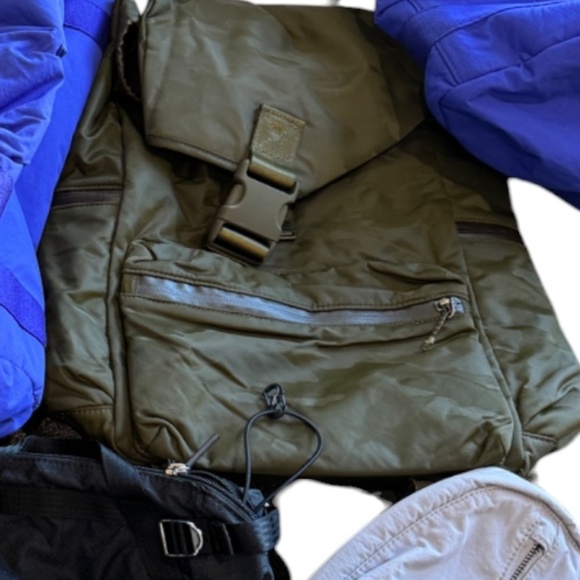 NWOT Athleta Venture Utility Backpack in Camo Olive Green Minimal Athletic New - Picture 2 of 2